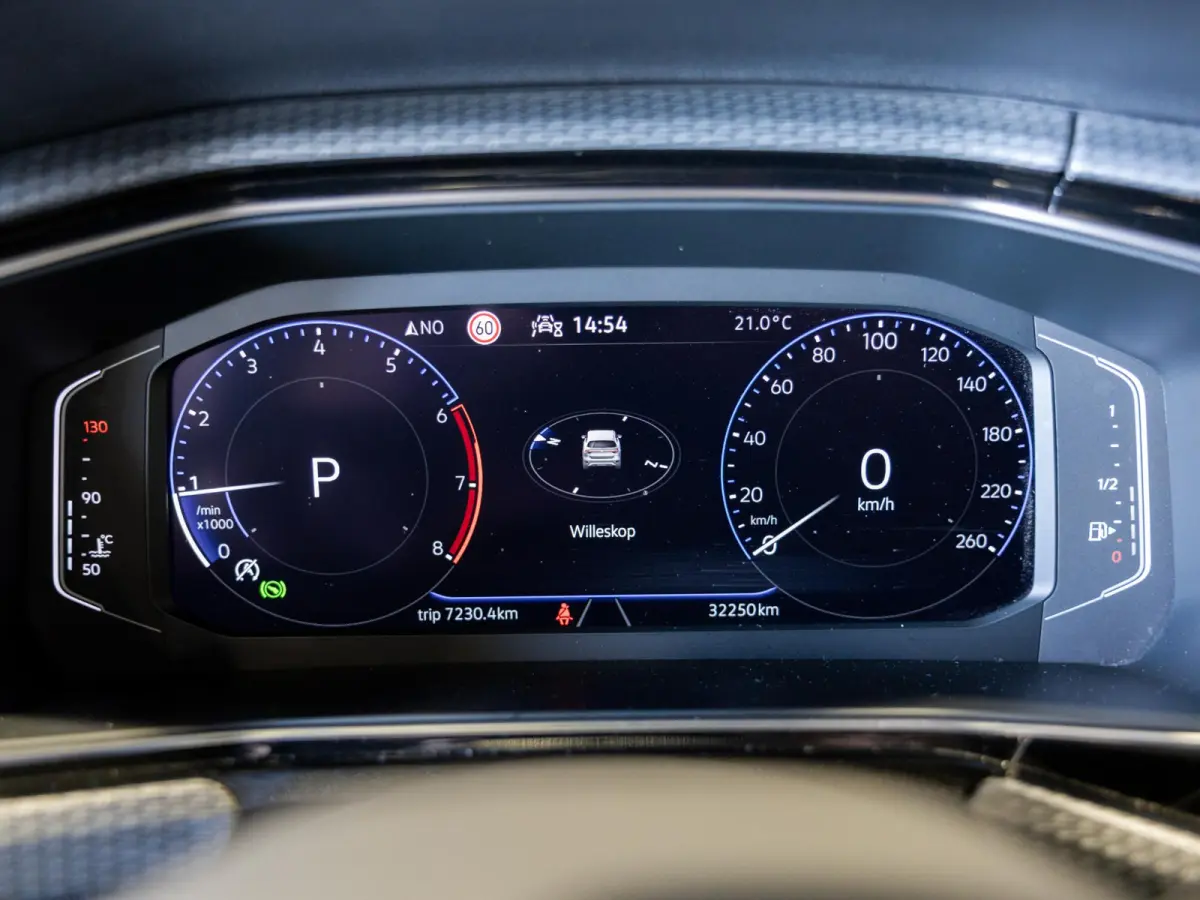 1.5 TSI 2x R-Line / 150pk / Trekhaak / Stoelverwarming / Virtual cockpit /