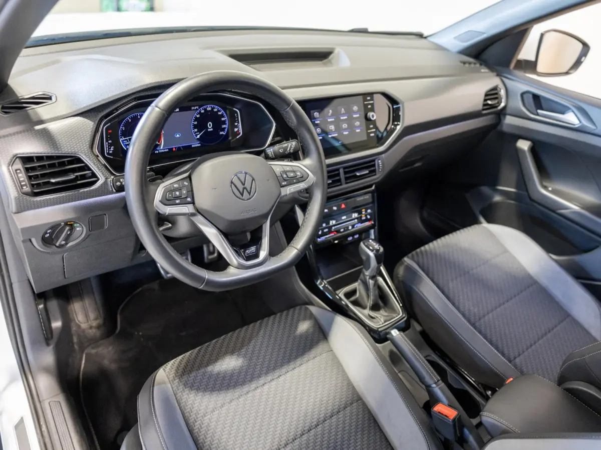 1.5 TSI 2x R-Line / 150pk / Trekhaak / Stoelverwarming / Virtual cockpit /