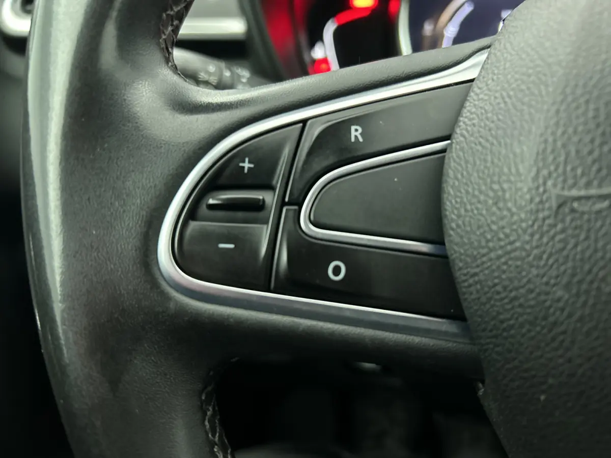 1.3 TCe 141PK / Trekhaak / Airco / Cruise-ctr. / Navigatie / Lmv 17" / Pdc v+a / Apk 10-2026