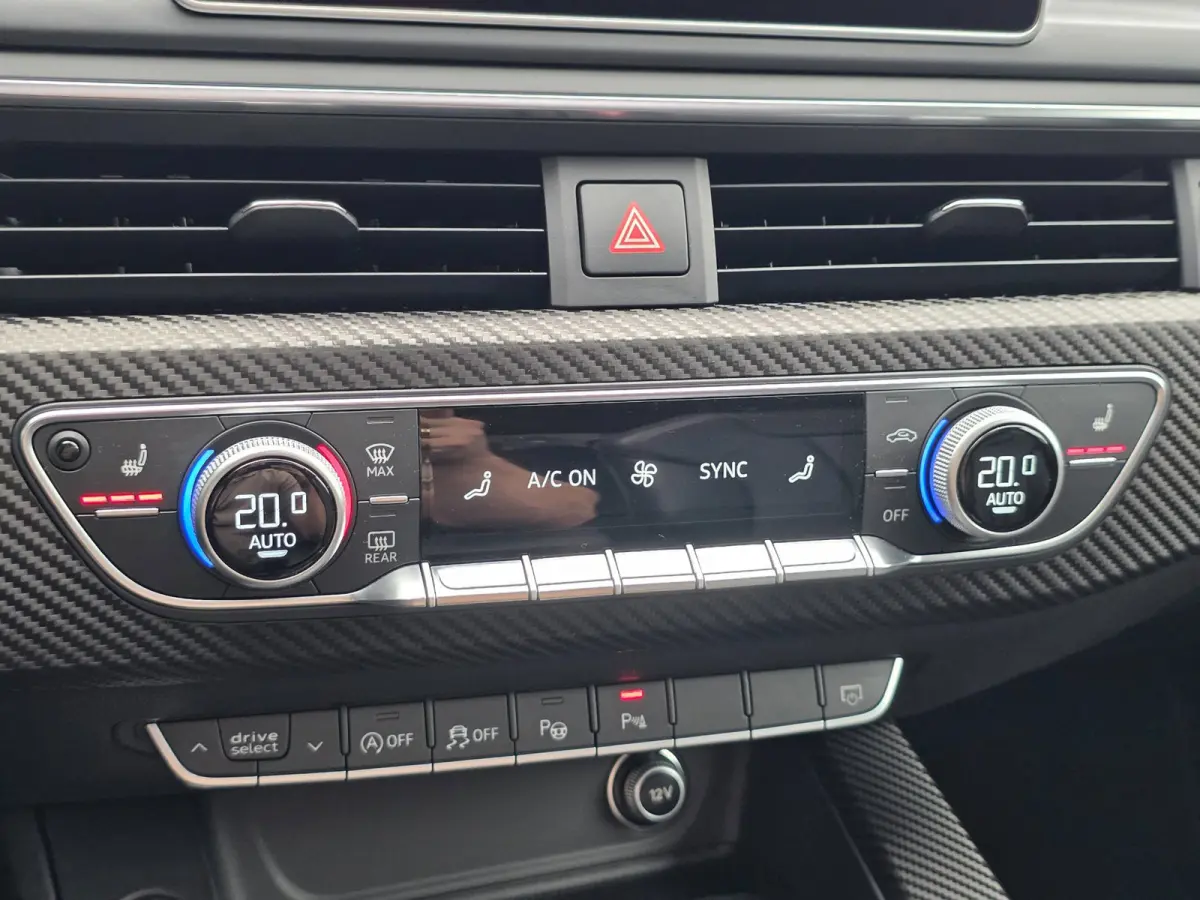 2.0 TFSI MHEV Sport S line black edition | PANO | HUD | ACC | 19 INCH | LEDER | CAMERA