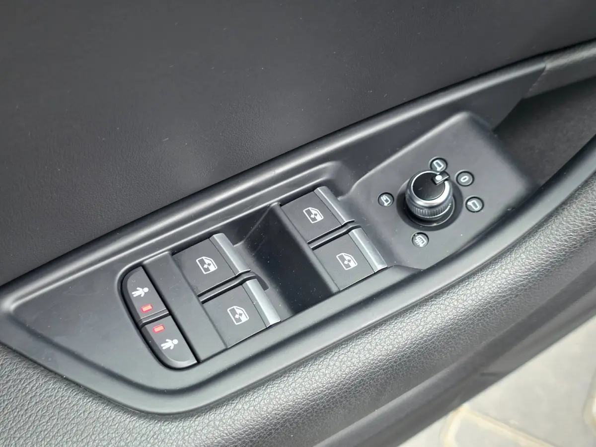 2.0 TFSI MHEV Sport S line black edition | PANO | HUD | ACC | 19 INCH | LEDER | CAMERA