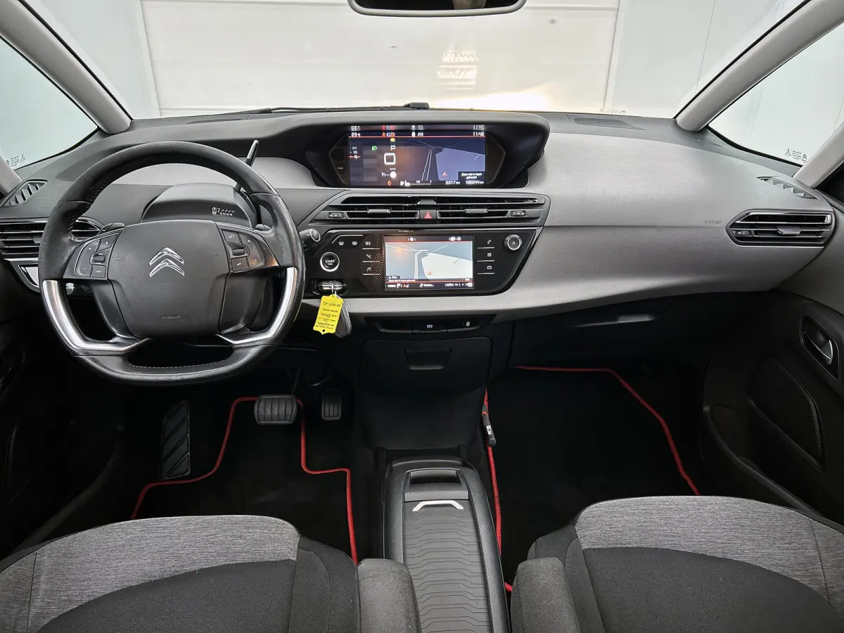 7Pers. 1.2 131PK Automaat Business (Distributie bij155Dkm vv. )  Navigatie / Cruise ctr. / Trekhaak / Airco-climate / Apple Carplay / Apk nieuw