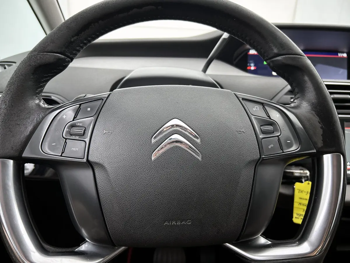 7Pers. 1.2 131PK Automaat Business (Distributie bij155Dkm vv. )  Navigatie / Cruise ctr. / Trekhaak / Airco-climate / Apple Carplay / Apk nieuw