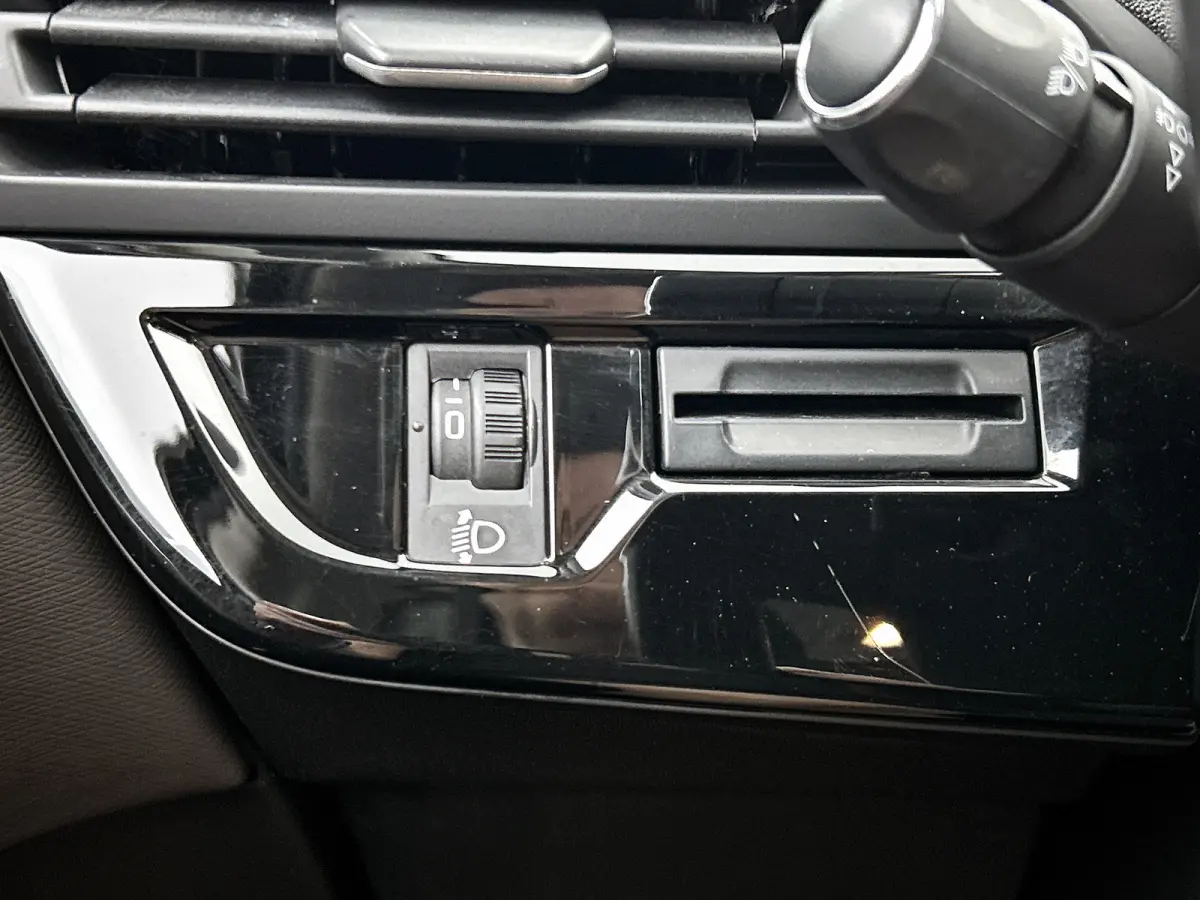 7Pers. 1.2 131PK Automaat Business (Distributie bij155Dkm vv. )  Navigatie / Cruise ctr. / Trekhaak / Airco-climate / Apple Carplay / Apk nieuw
