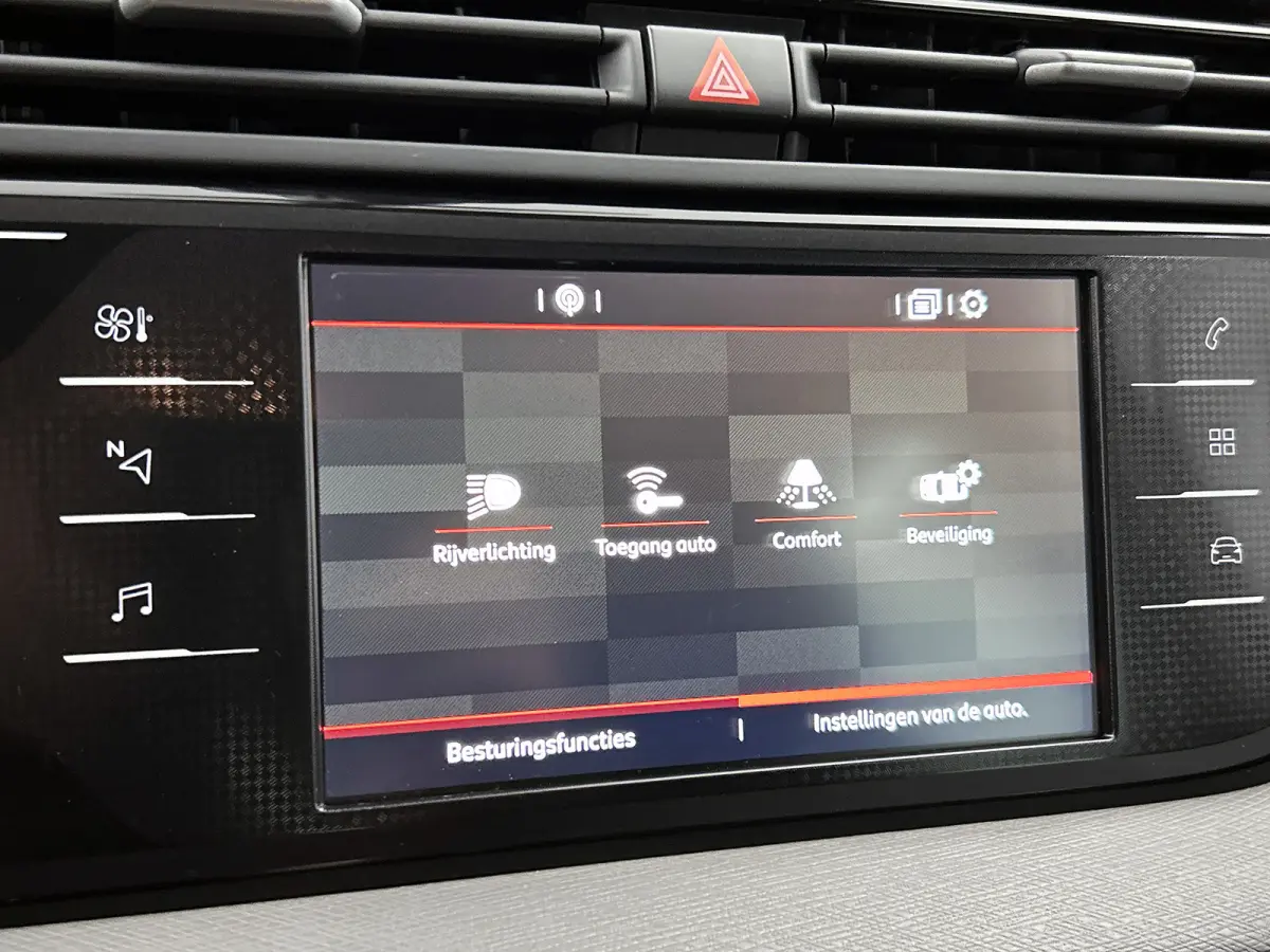 7Pers. 1.2 131PK Automaat Business (Distributie bij155Dkm vv. )  Navigatie / Cruise ctr. / Trekhaak / Airco-climate / Apple Carplay / Apk nieuw