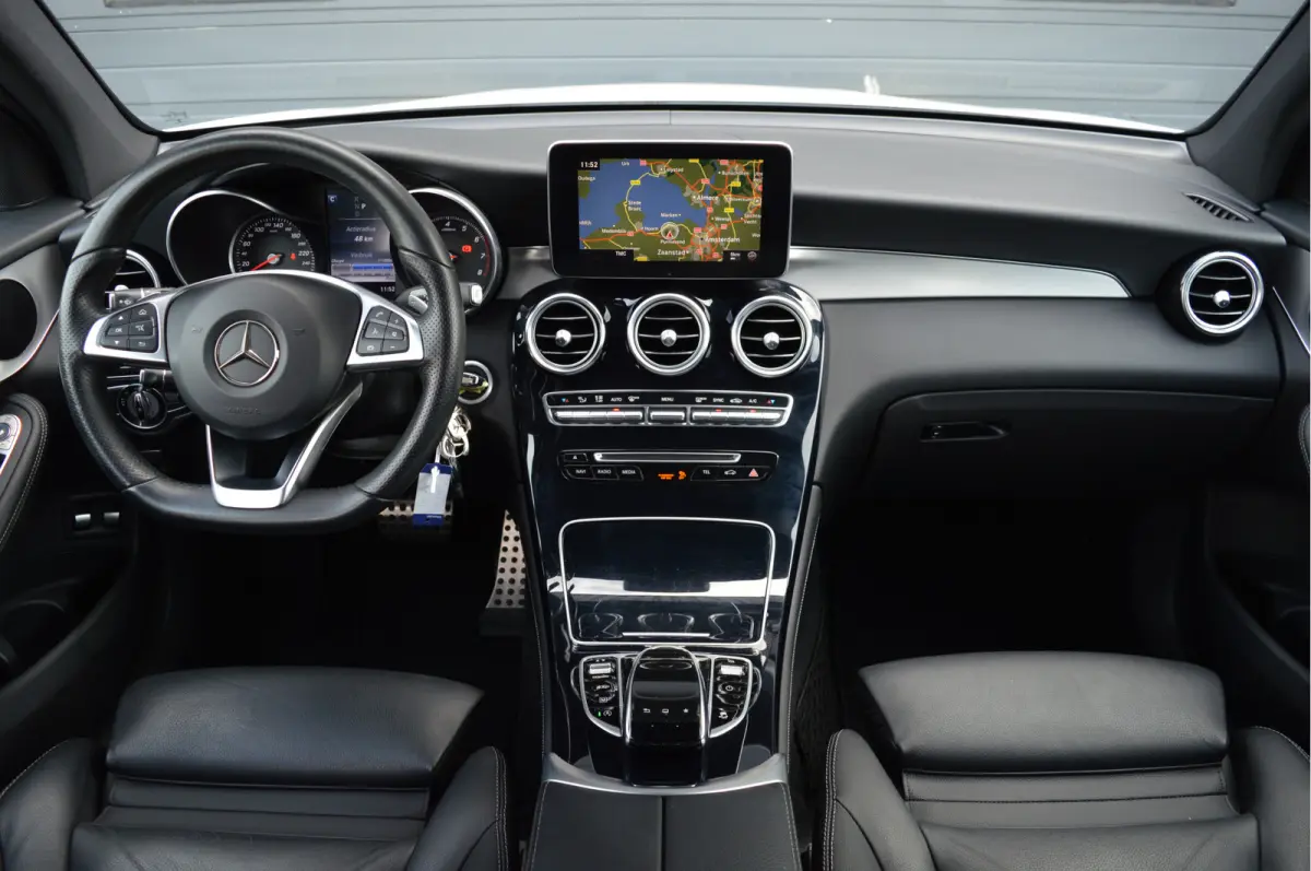 250 4MATIC Prestige | PANO | LUCHTVERING | TREKHAAK | CAMERA |