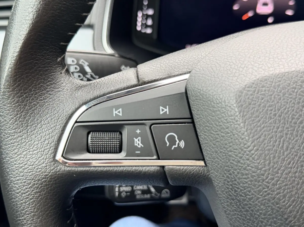 1.0 TSI Style Business Intense Plus| Camara | Keyless | Clima | Leder / Alcantara | NL Auto