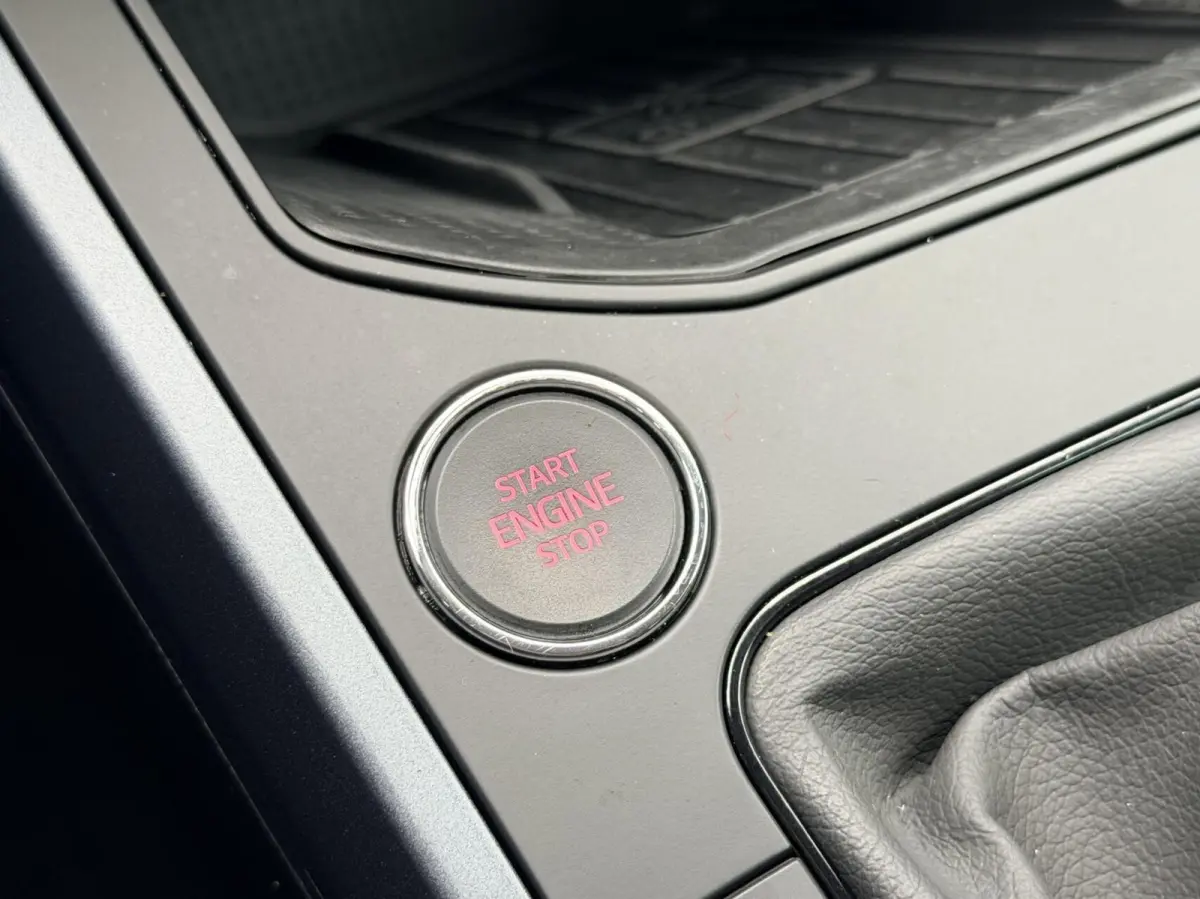 1.0 TSI Style Business Intense Plus| Camara | Keyless | Clima | Leder / Alcantara | NL Auto