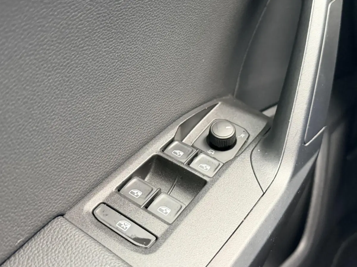 1.0 TSI Style Business Intense Plus| Camara | Keyless | Clima | Leder / Alcantara | NL Auto