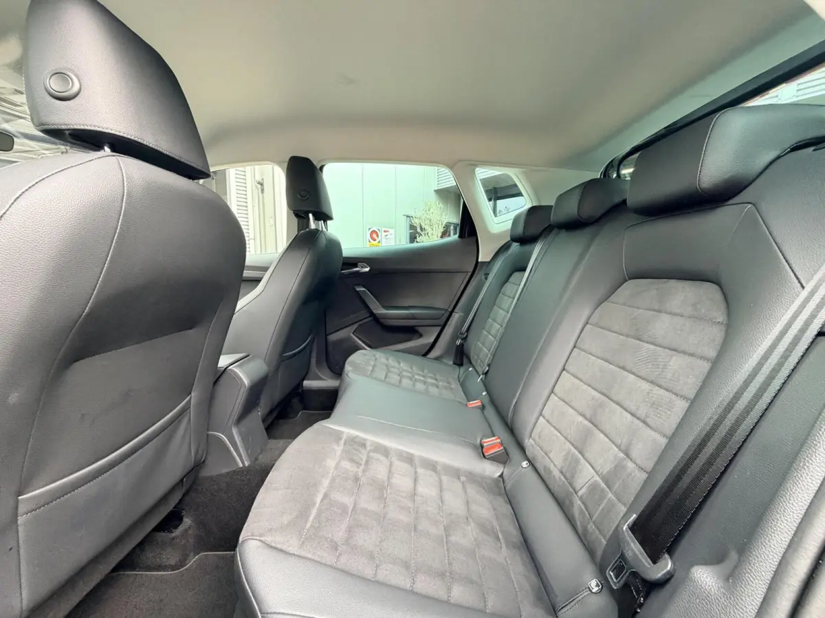 1.0 TSI Style Business Intense Plus| Camara | Keyless | Clima | Leder / Alcantara | NL Auto