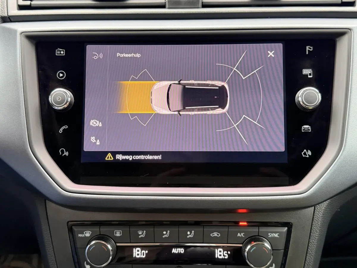 1.0 TSI Style Business Intense Plus| Camara | Keyless | Clima | Leder / Alcantara | NL Auto