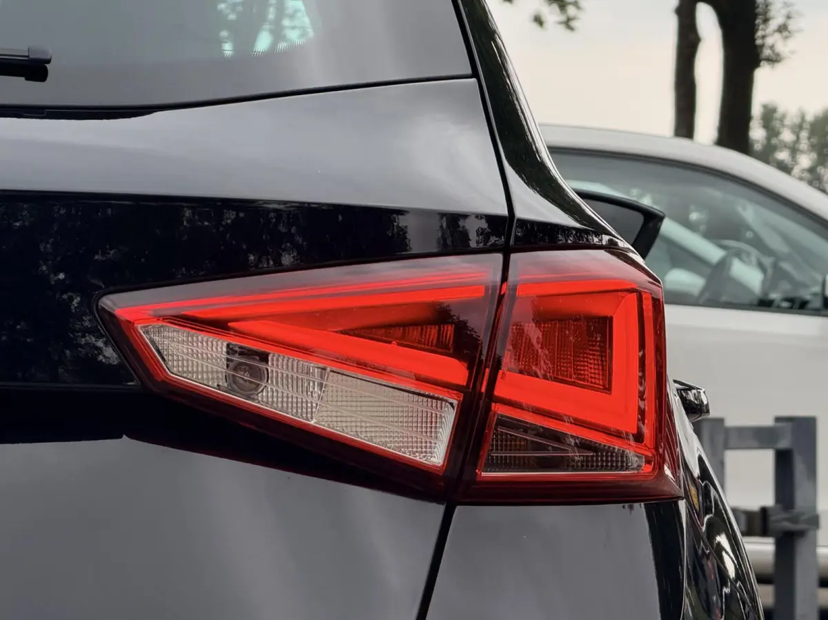 1.0 TSI Style Business Intense Plus| Camara | Keyless | Clima | Leder / Alcantara | NL Auto