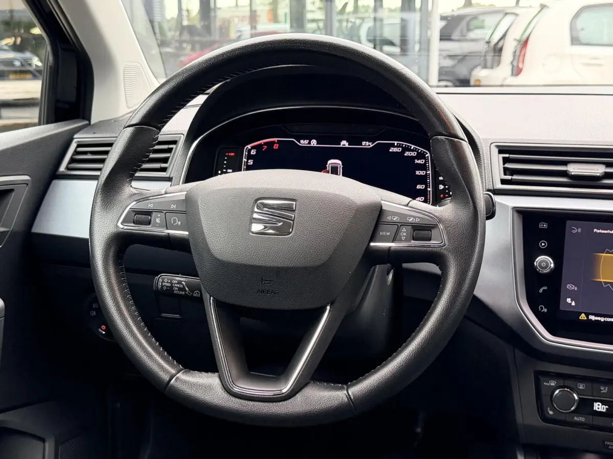 1.0 TSI Style Business Intense Plus| Camara | Keyless | Clima | Leder / Alcantara | NL Auto
