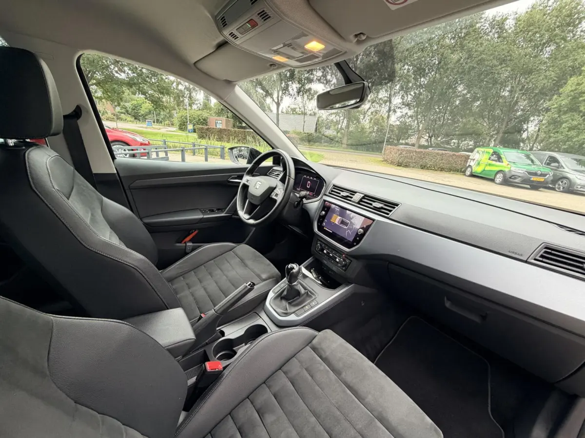1.0 TSI Style Business Intense Plus| Camara | Keyless | Clima | Leder / Alcantara | NL Auto