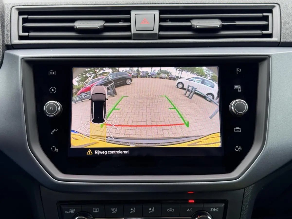 1.0 TSI Style Business Intense Plus| Camara | Keyless | Clima | Leder / Alcantara | NL Auto