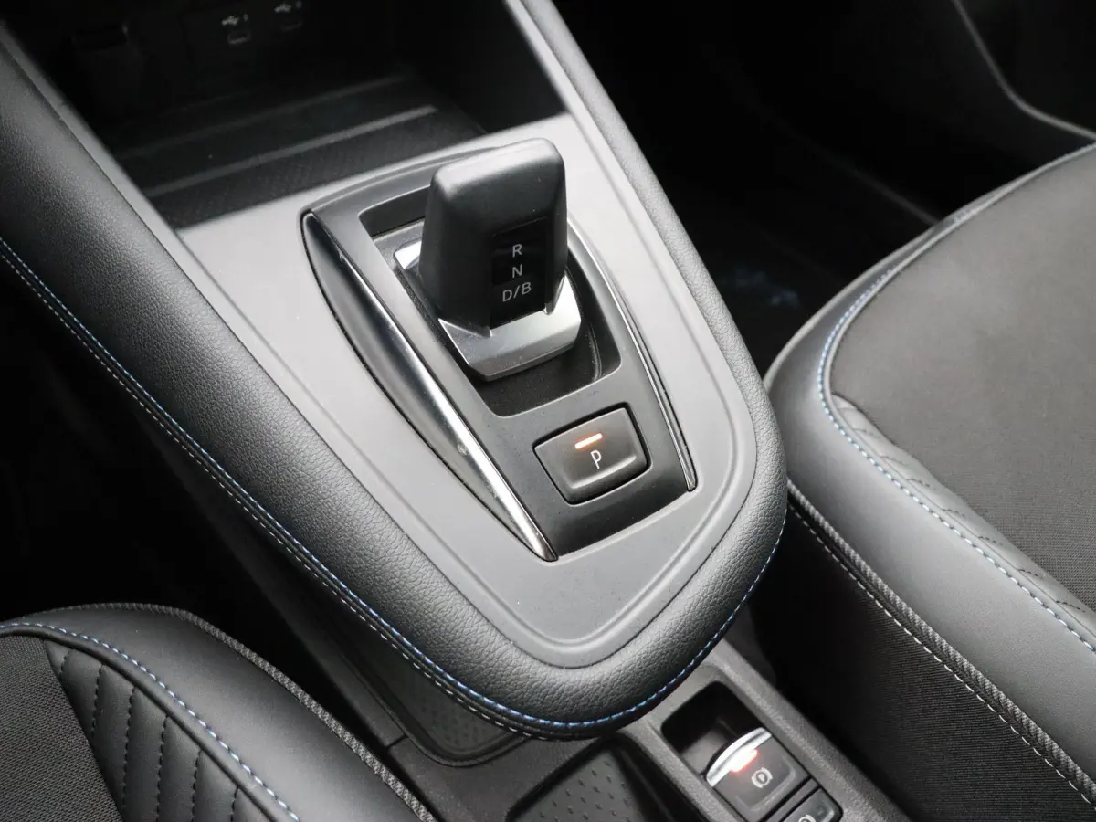E-Tech full hybrid 160pk esprit Alpine | Elektrisch verstelbare bestuurdersstoel | Stoel/Stuurverwarming | Voorruitverwarming | 360* Camera |