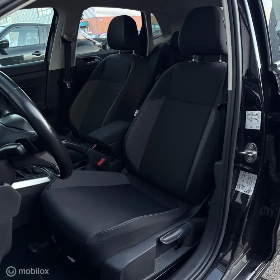 1.0 TSI Business / KEYLESS / IQ DRIVE / CARP