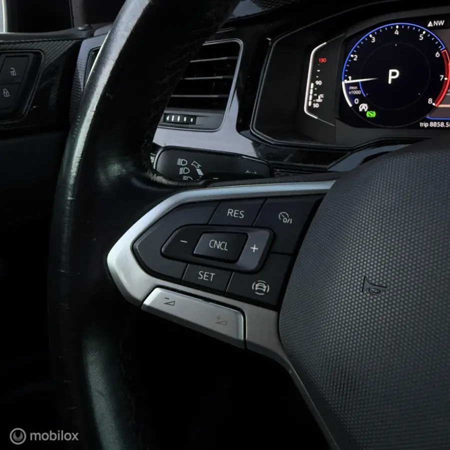 1.0 TSI Business / KEYLESS / IQ DRIVE / CARP