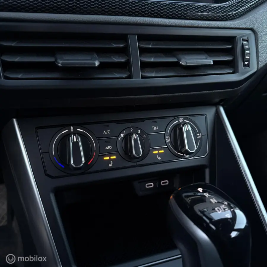 1.0 TSI Business / KEYLESS / IQ DRIVE / CARP