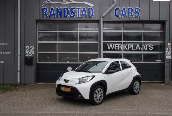 1.0 VVT-i S-CVT Play Automaat Airco Elek Pakket 5Deurs 2025bj GARANTIE