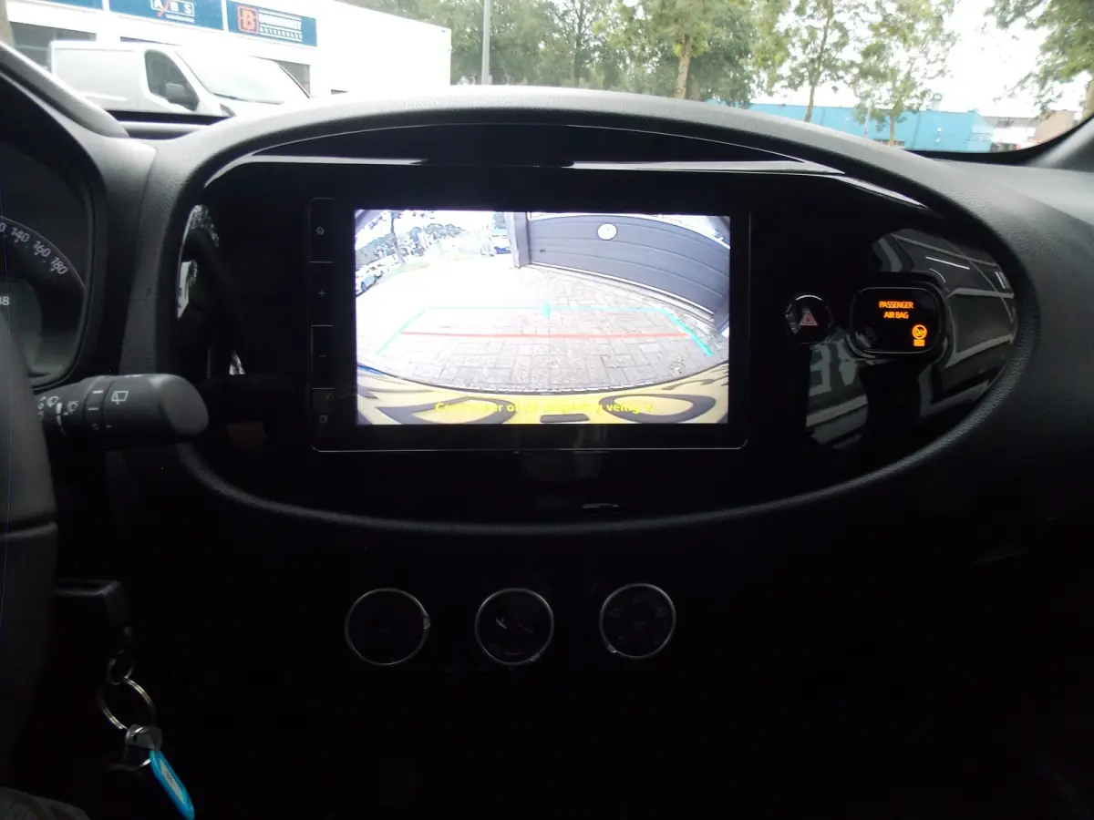 1.0 VVT-i S-CVT Play Automaat Airco Elek Pakket 5Deurs 2025bj GARANTIE