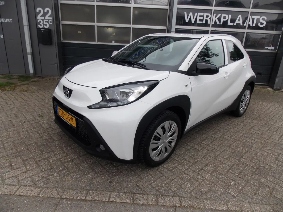 1.0 VVT-i S-CVT Play Automaat Airco Elek Pakket 5Deurs 2025bj GARANTIE
