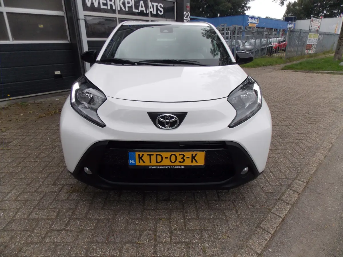 1.0 VVT-i S-CVT Play Automaat Airco Elek Pakket 5Deurs 2025bj GARANTIE