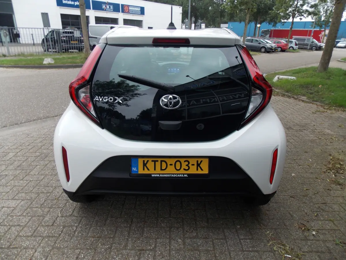 1.0 VVT-i S-CVT Play Automaat Airco Elek Pakket 5Deurs 2025bj GARANTIE