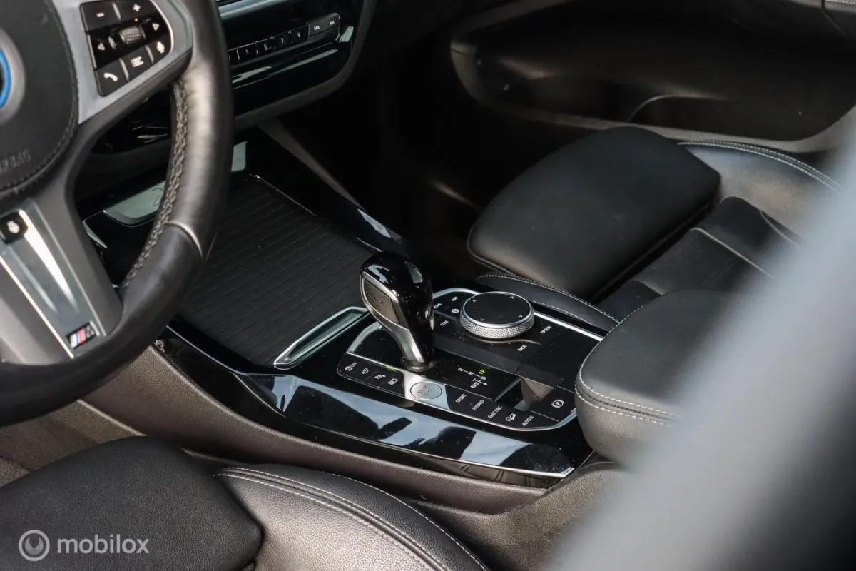 xDrive30e High Executive|M-Sport|Camera|LED|Apple carplay