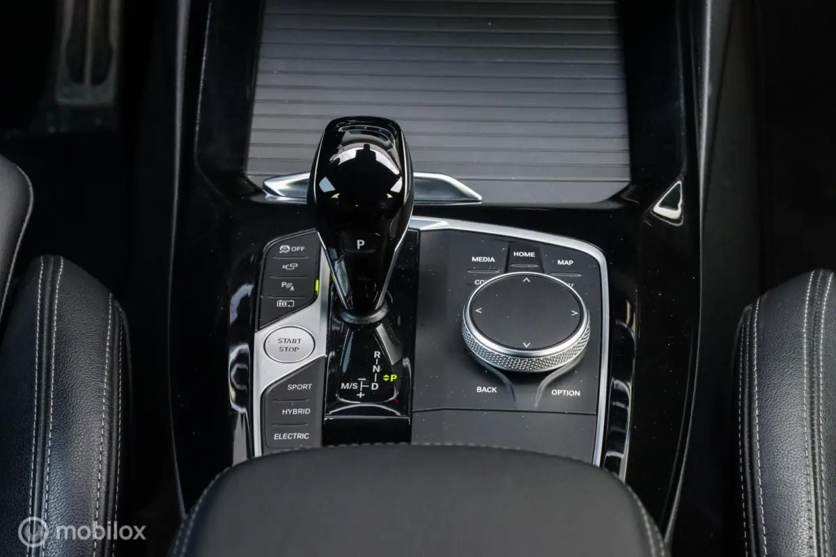 xDrive30e High Executive|M-Sport|Camera|LED|Apple carplay