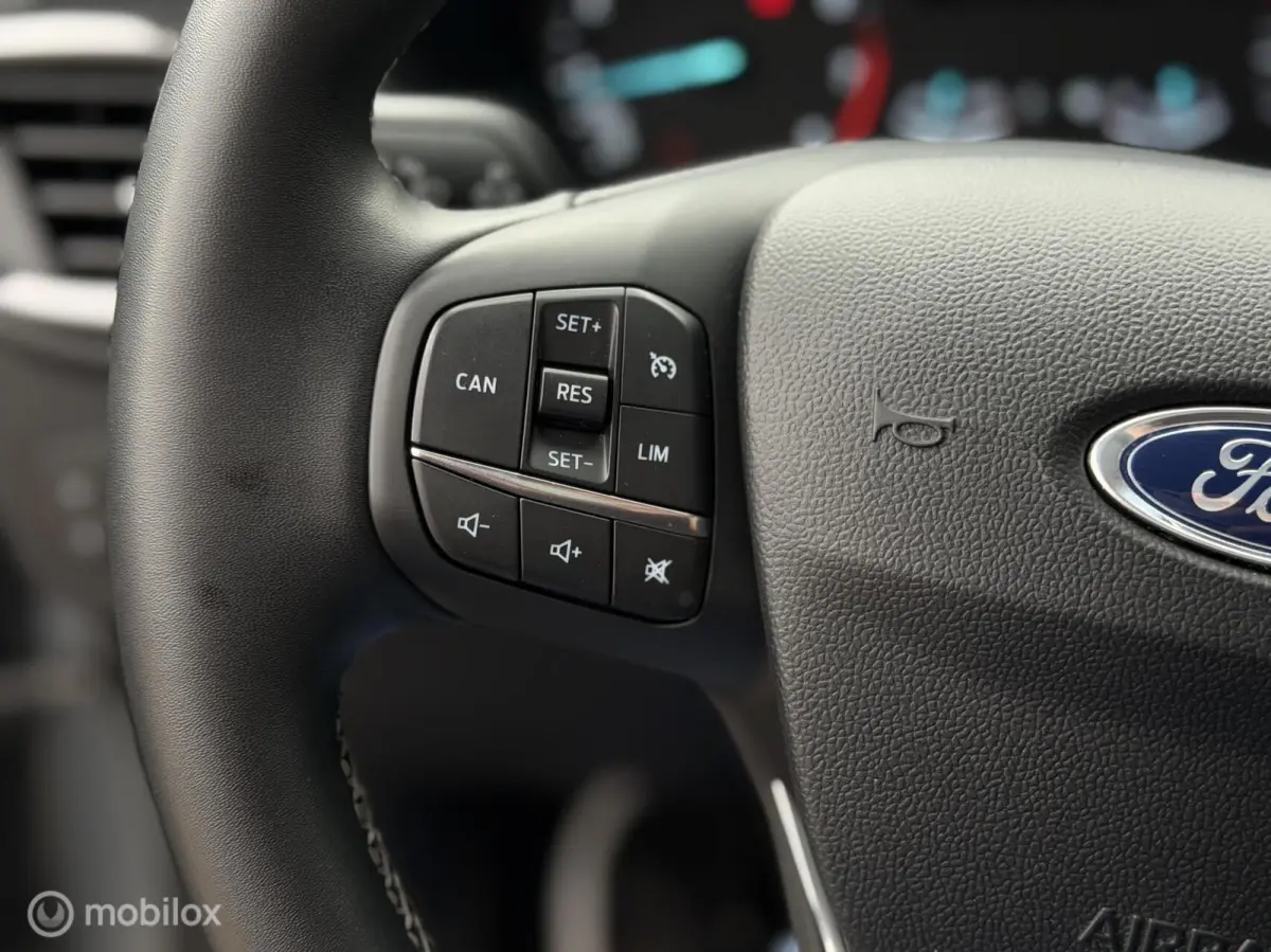 1.0 EcoBoost Titanium | Navi | Cruise | Camera |