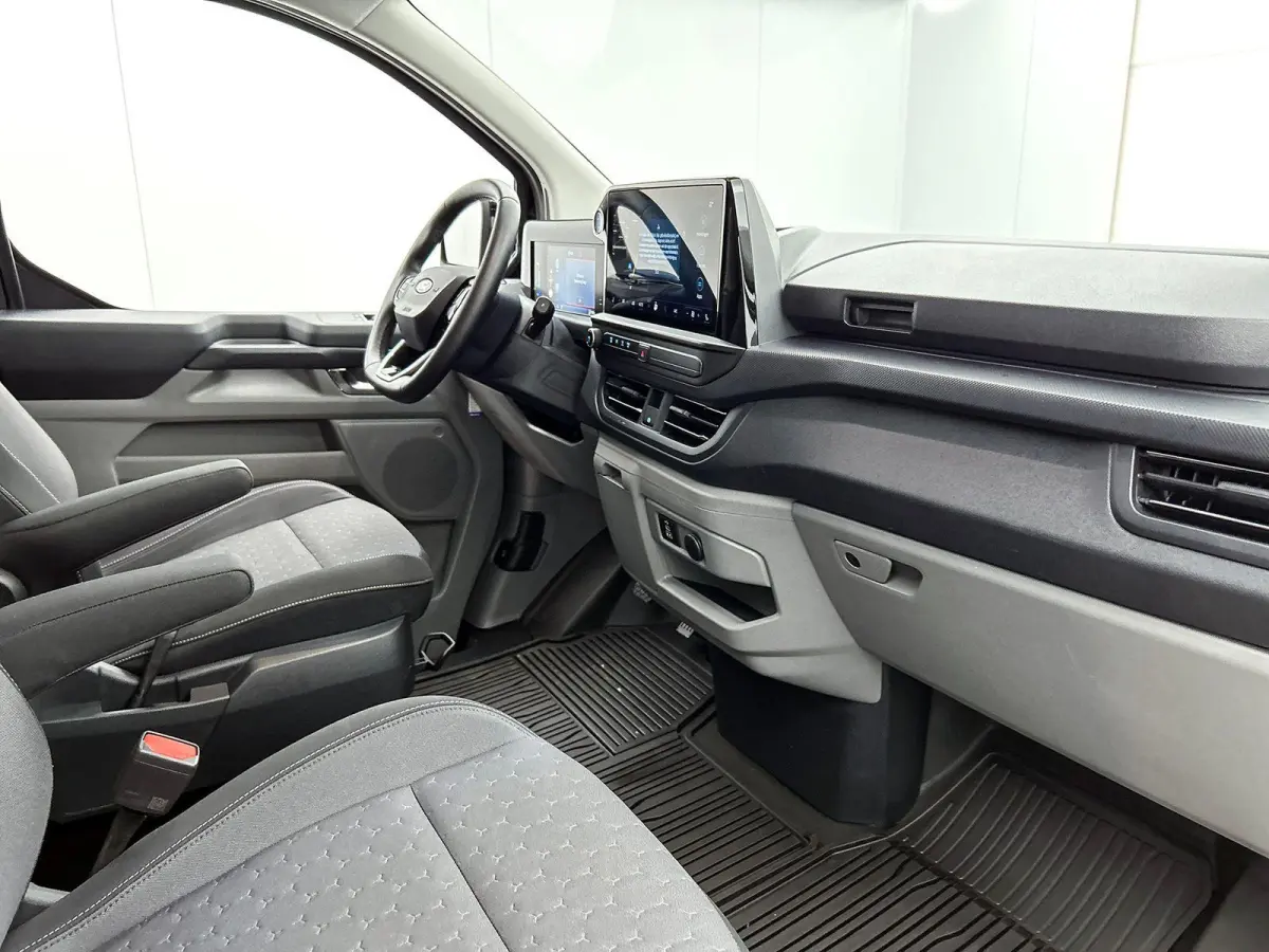 320 2.0 TDCI L2H1 Limited Automaat Airco Navigatie Cruise control Trekhaak