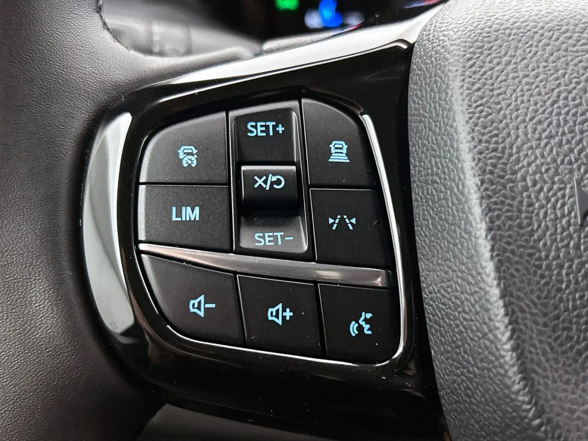 320 2.0 TDCI L2H1 Limited Automaat Airco Navigatie Cruise control Trekhaak