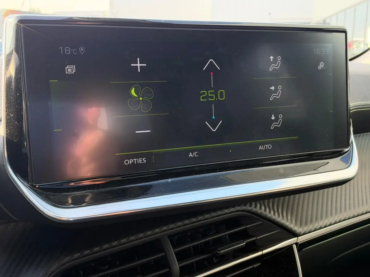1.2 PureTech GT | 360 CAMERA | CRUISE CONTROL | DODEHOEKASSISTENT | CLIMATE CONTROL | CARPLAY |