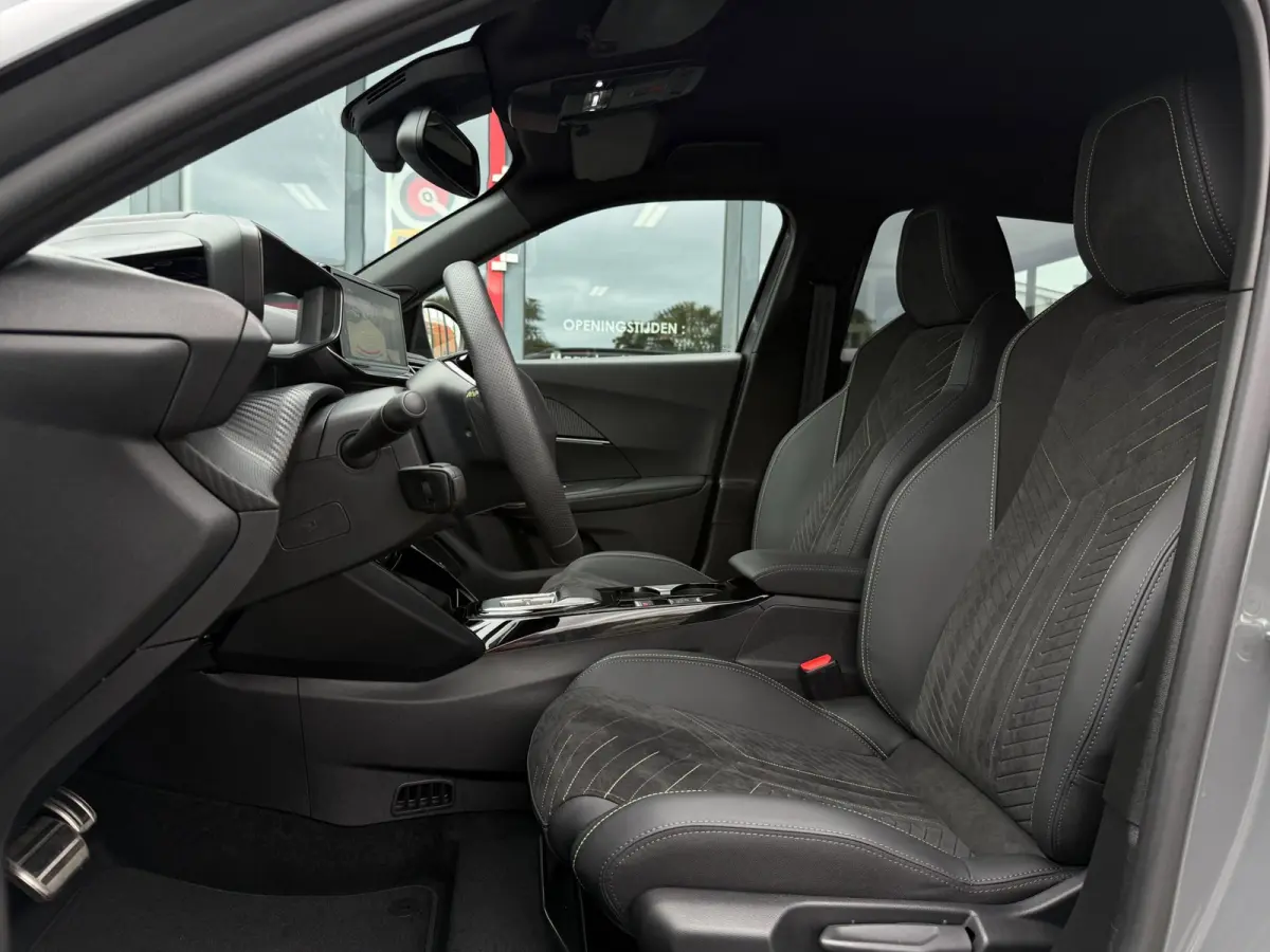 1.2 Hybrid 145PK GT | Alcantara | Dodehoekdetectie