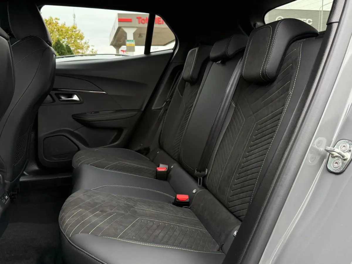 1.2 Hybrid 145PK GT | Alcantara | Dodehoekdetectie