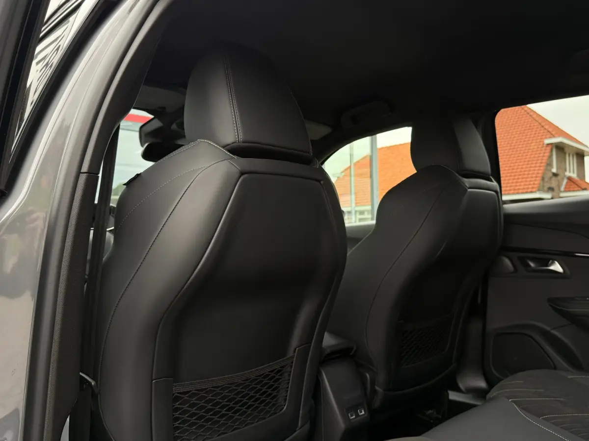 1.2 Hybrid 145PK GT | Alcantara | Dodehoekdetectie
