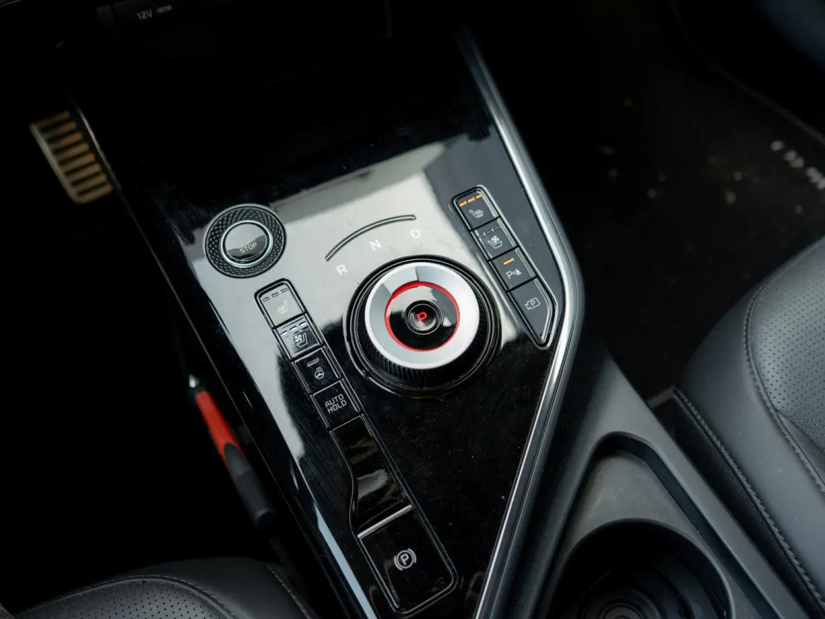1.6 GDi Hybrid ExecutiveLine Trekhaak | Stoel ventilatie | Schuifkanteldak | Harman en kardon | HUD | Stoelen en achterklep elektrisch