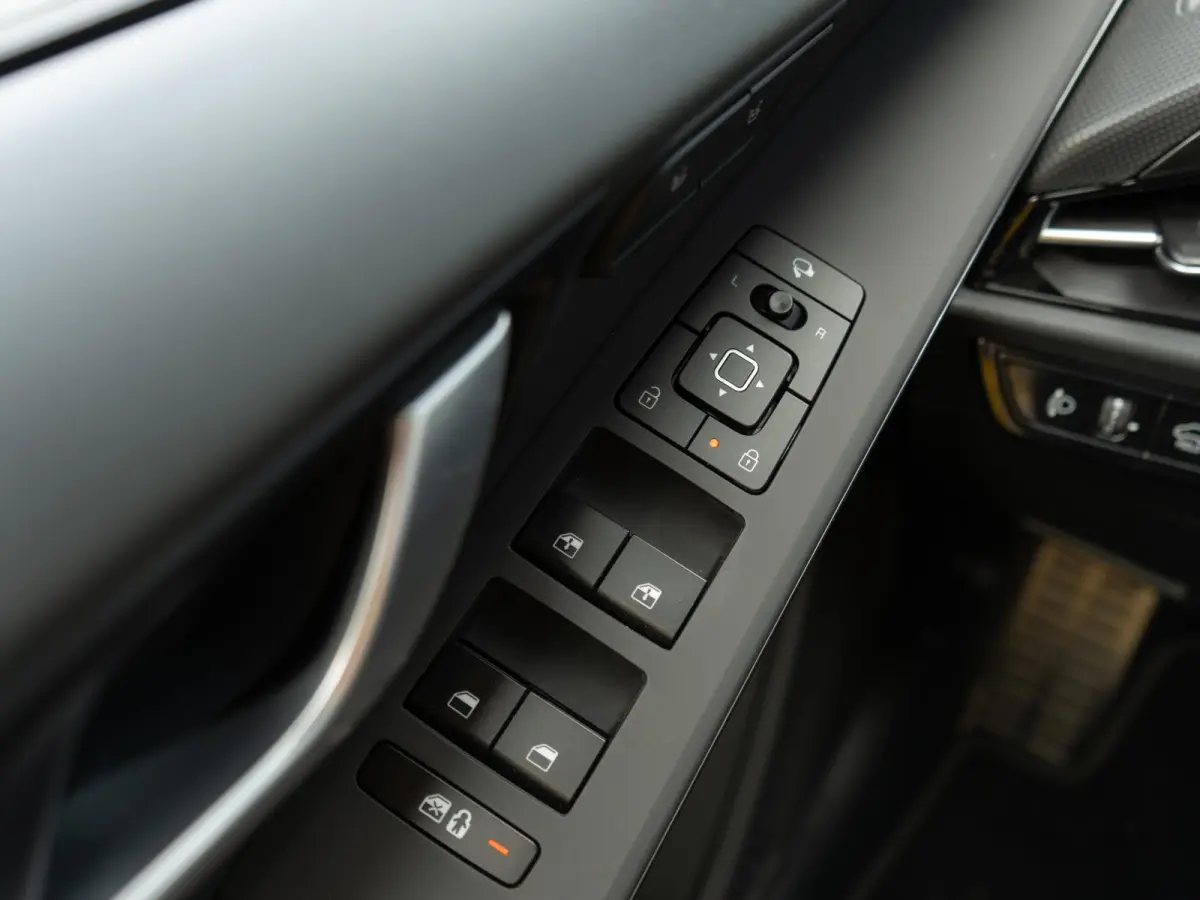 1.6 GDi Hybrid ExecutiveLine Trekhaak | Stoel ventilatie | Schuifkanteldak | Harman en kardon | HUD | Stoelen en achterklep elektrisch