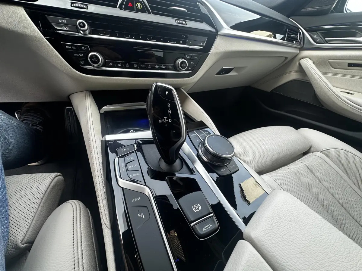530e xDrive iPerformance M-Sport SOH 98.1%