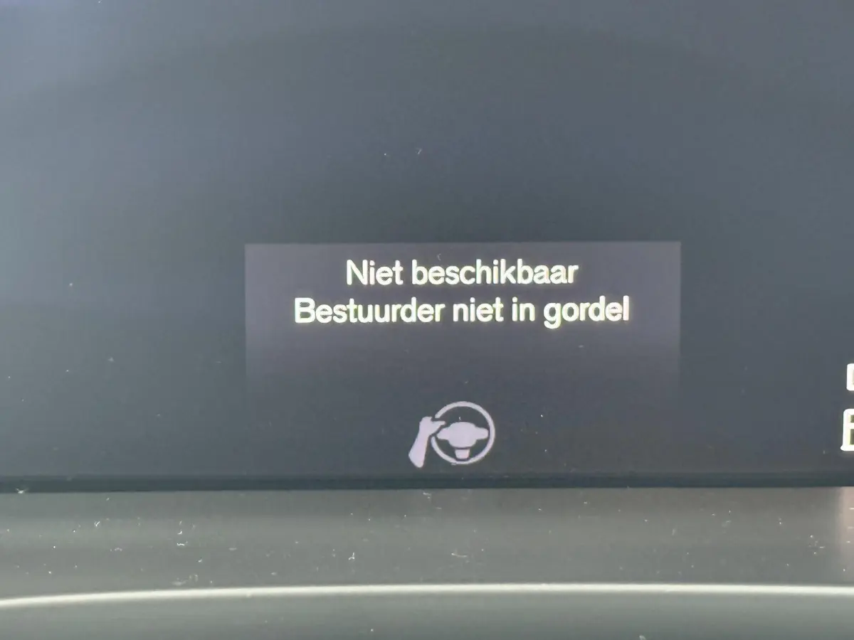 2.0 T8 Plug-in hybrid AWD Plus Black Edition VAN 58.900:,- VOOR:54.877,- UW HERFSTVOORDEEL: 4.023,-| UNIEK!| VAPOUR GREY| ELEKTRISCHE TREKHAAK| PANO| HK AUDIO| MEMORY STOELEN| HUD| 360 CAMER