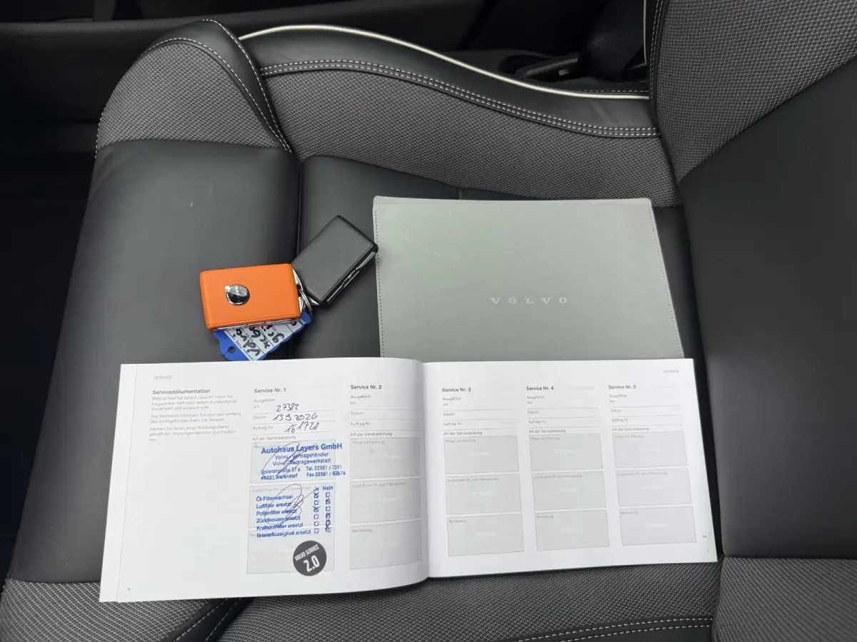 2.0 T8 Plug-in hybrid AWD Plus Black Edition VAN 58.900:,- VOOR:54.877,- UW HERFSTVOORDEEL: 4.023,-| UNIEK!| VAPOUR GREY| ELEKTRISCHE TREKHAAK| PANO| HK AUDIO| MEMORY STOELEN| HUD| 360 CAMER