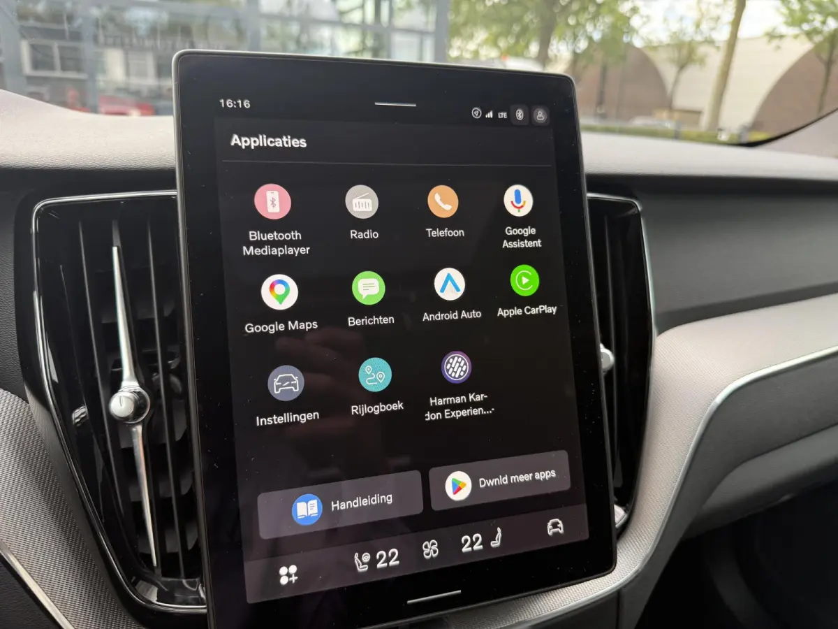 2.0 T8 Plug-in hybrid AWD Plus Black Edition VAN 58.900:,- VOOR:54.877,- UW HERFSTVOORDEEL: 4.023,-| UNIEK!| VAPOUR GREY| ELEKTRISCHE TREKHAAK| PANO| HK AUDIO| MEMORY STOELEN| HUD| 360 CAMER