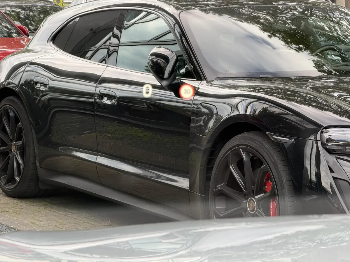 2.0 T8 Plug-in hybrid AWD Plus Black Edition VAN 58.900:,- VOOR:54.877,- UW HERFSTVOORDEEL: 4.023,-| UNIEK!| VAPOUR GREY| ELEKTRISCHE TREKHAAK| PANO| HK AUDIO| MEMORY STOELEN| HUD| 360 CAMER