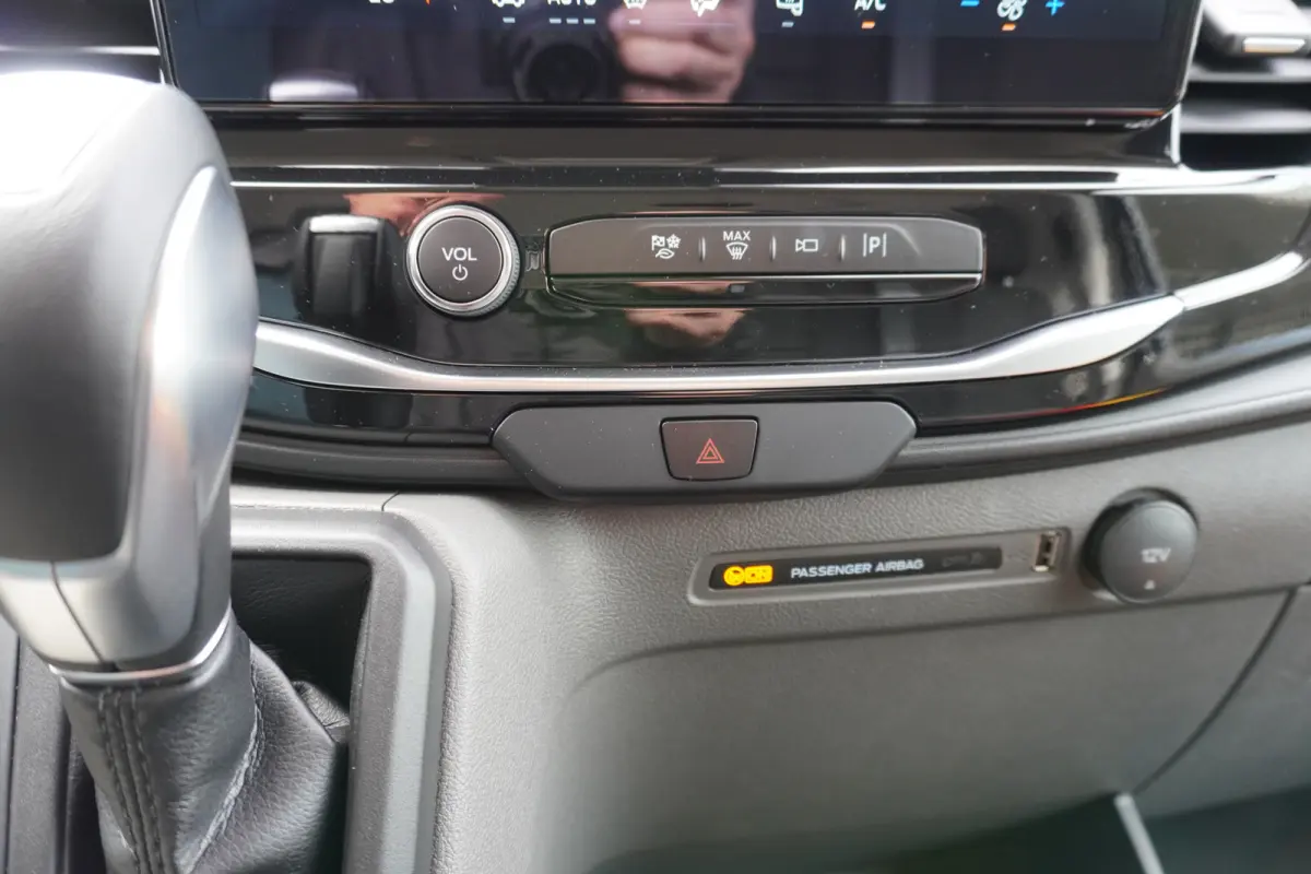 350 2.0 TDCI 165PK L3H2 Limited RWD Automaat/Trekhaak 3.500kg nr. V003 | Airco | Adap.Cruise | Navi