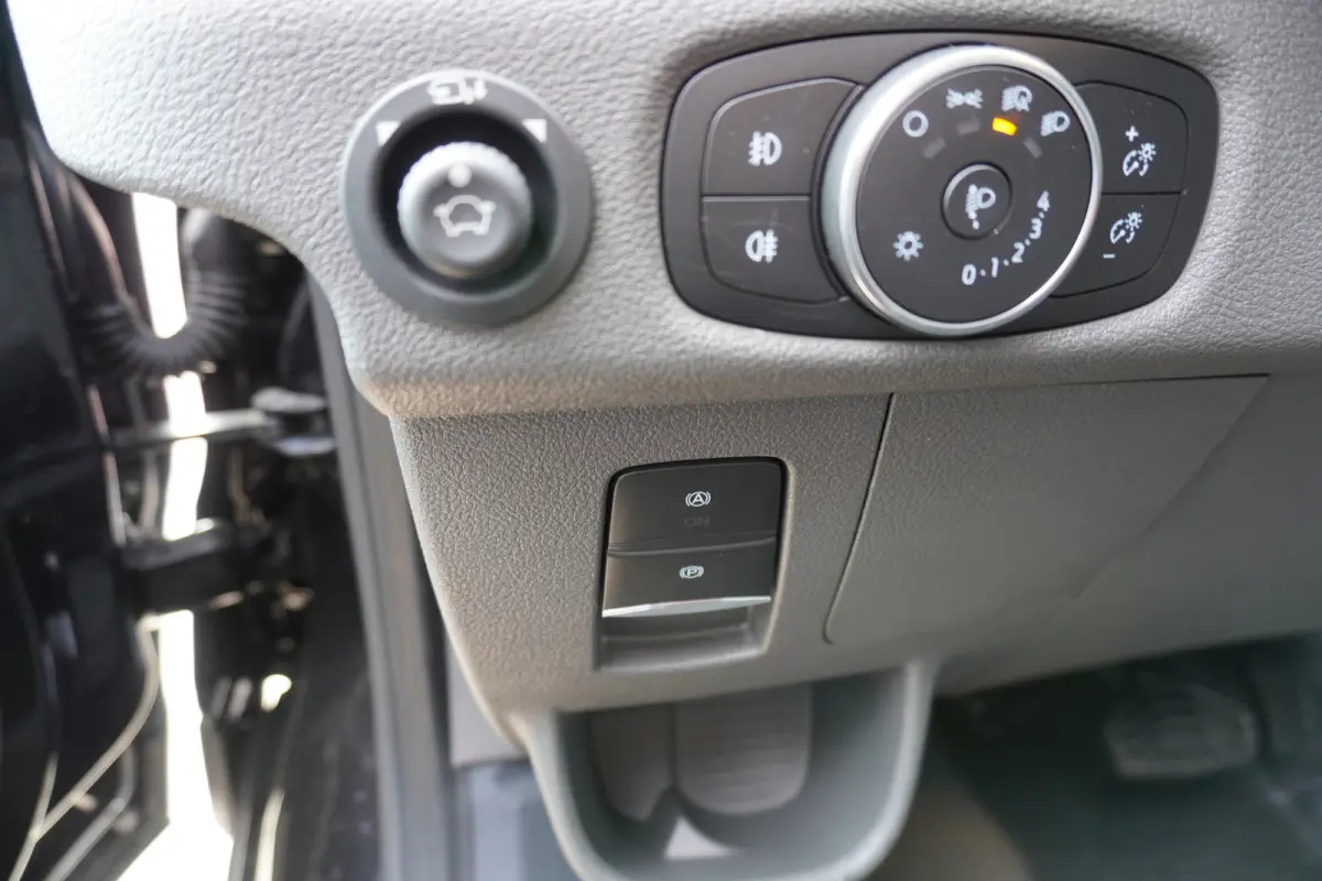 350 2.0 TDCI 165PK L3H2 Limited RWD Automaat/Trekhaak 3.500kg nr. V003 | Airco | Adap.Cruise | Navi