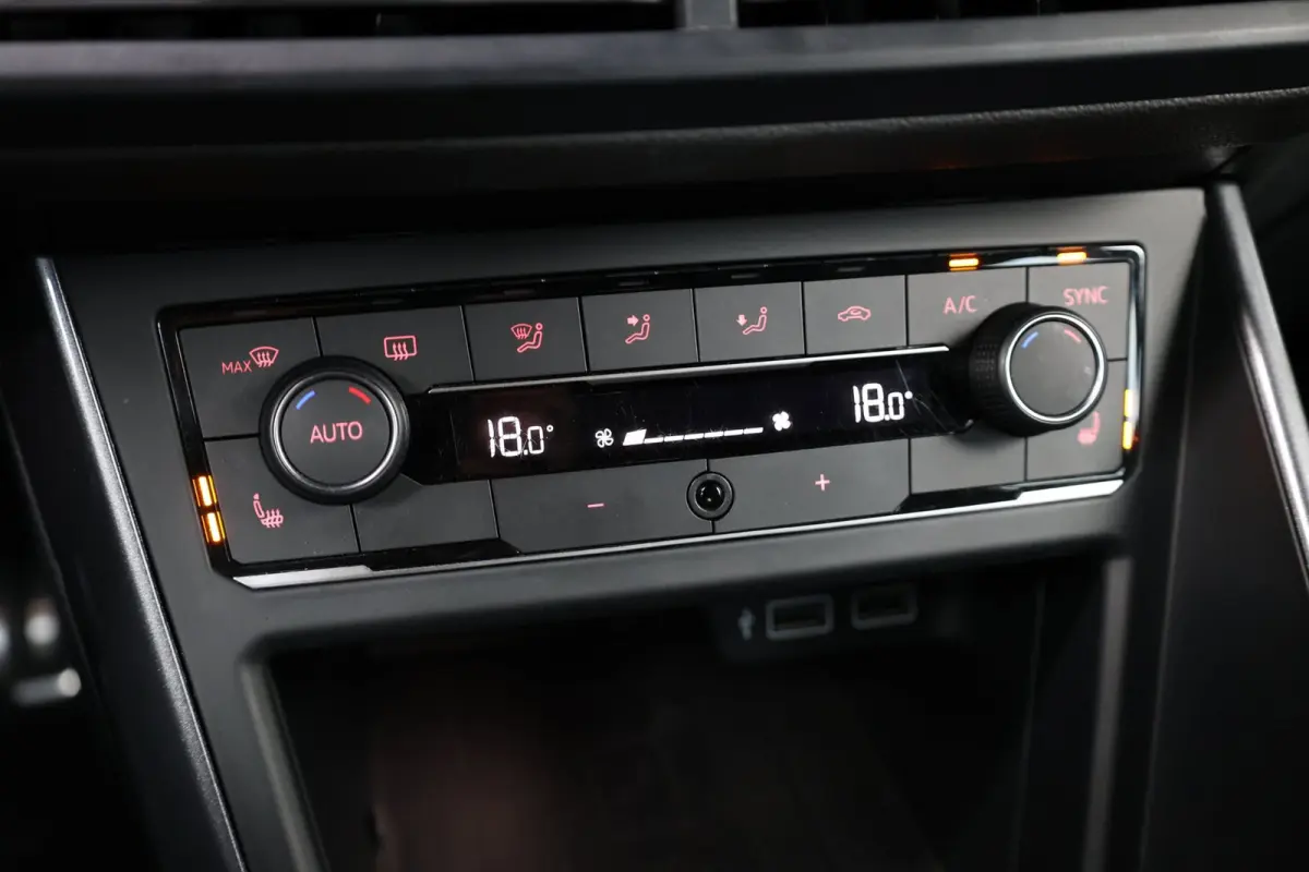 2.0 TSI GTI 200+PK LED/VIRTUAL/S.VERWARMING/18" LMV/PDC/CRUISE/ECC/12 MND GARANTIE!