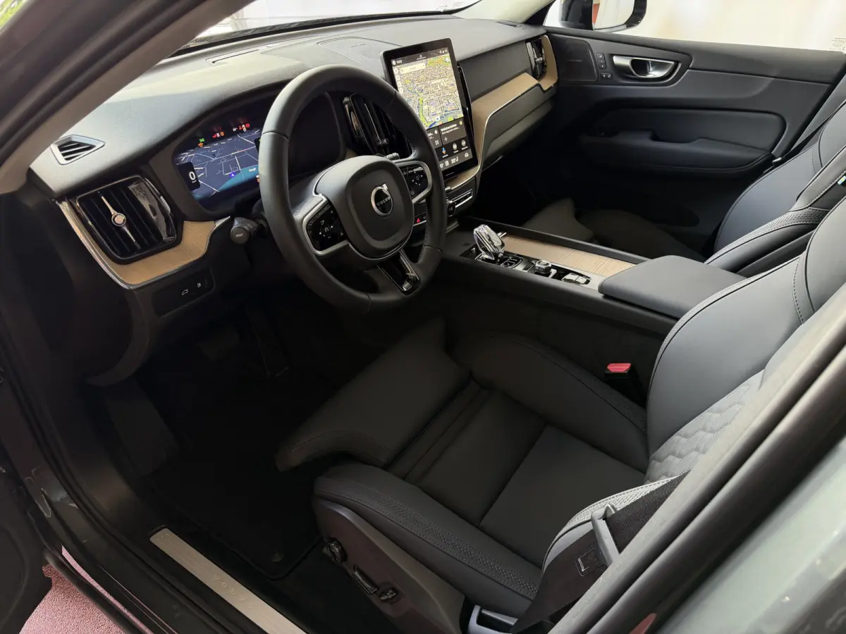 2.0 T8 455PK AWD PLUS DARK NIEUWE AUTO HARMAN KARDON 360.CAM STOEL/STUUR VERW LEER