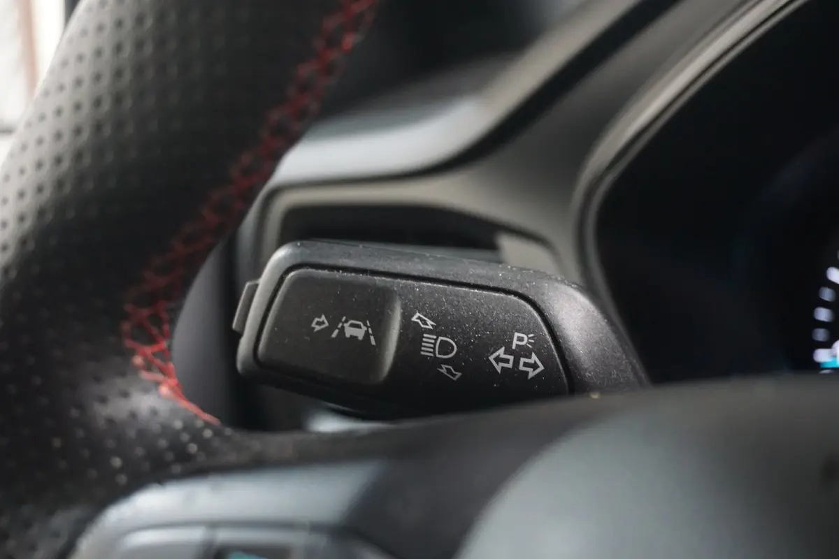 1.0 EcoBoost Hybrid ST Line | Achteruitrijcamera | Apple Carplay/Android Auto|telefoonintegratie premium | DAB ontvanger
