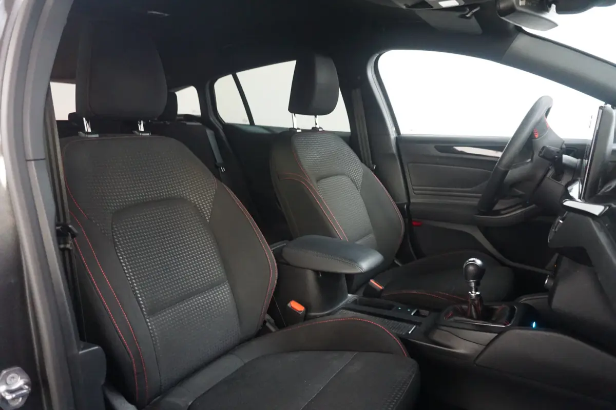 1.0 EcoBoost Hybrid ST Line | Achteruitrijcamera | Apple Carplay/Android Auto|telefoonintegratie premium | DAB ontvanger